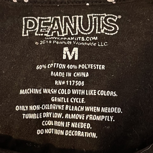 Peanuts Joe Cool Snoopy T-Shirt M Black White Graphic Tee All Over Print - Picture 4 of 4